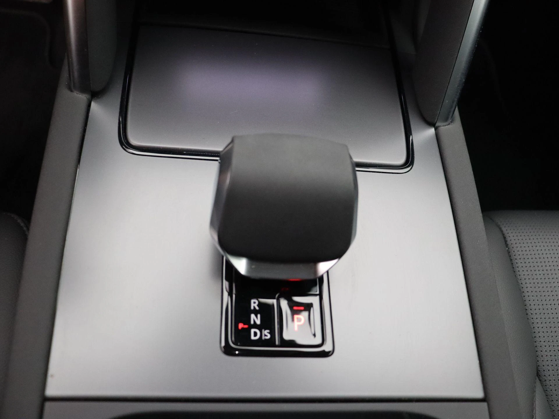 Land Rover-Discovery Sport-image-11