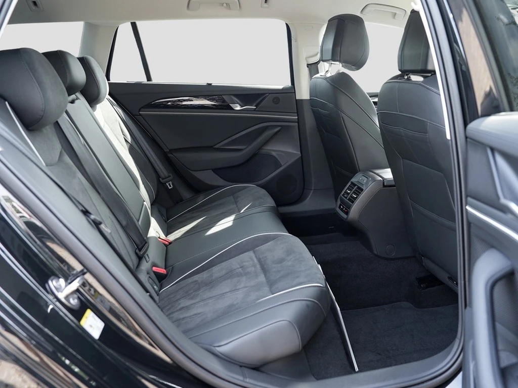 Volkswagen-Passat-image-8