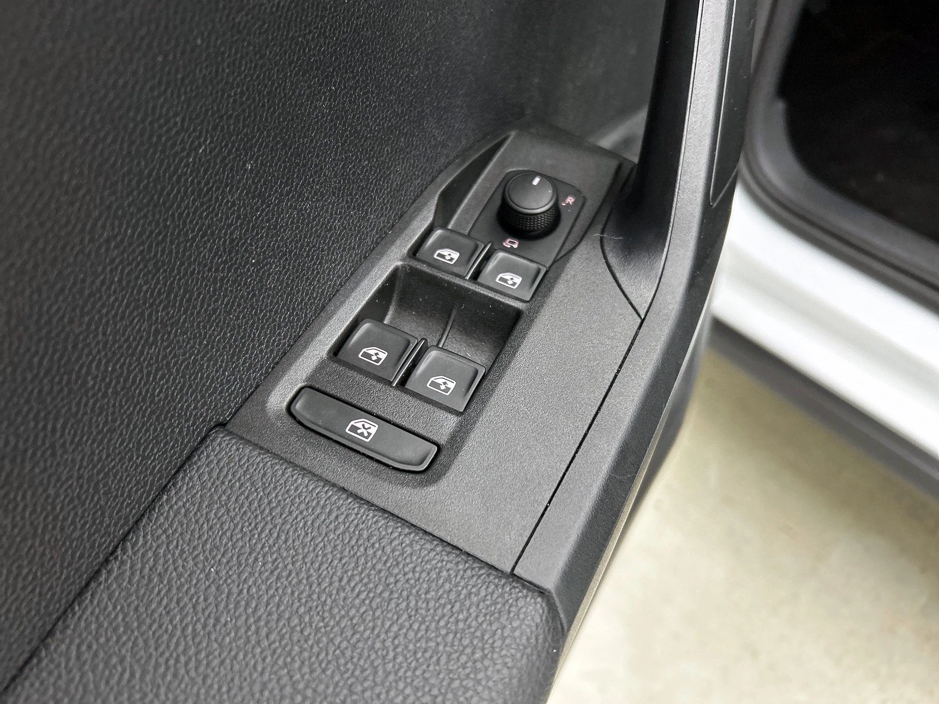 SEAT-Arona-image-30