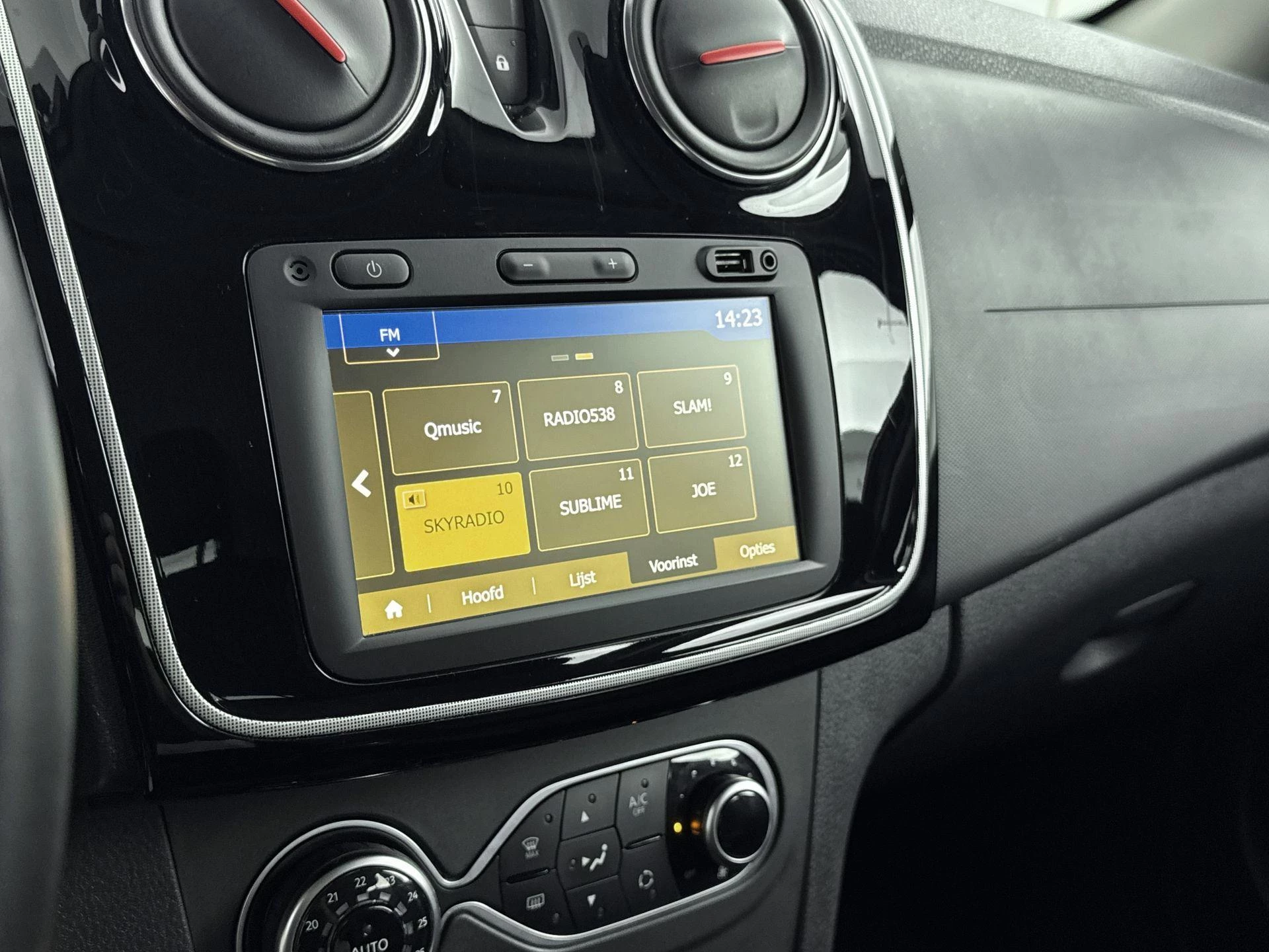Dacia-Logan-image-6