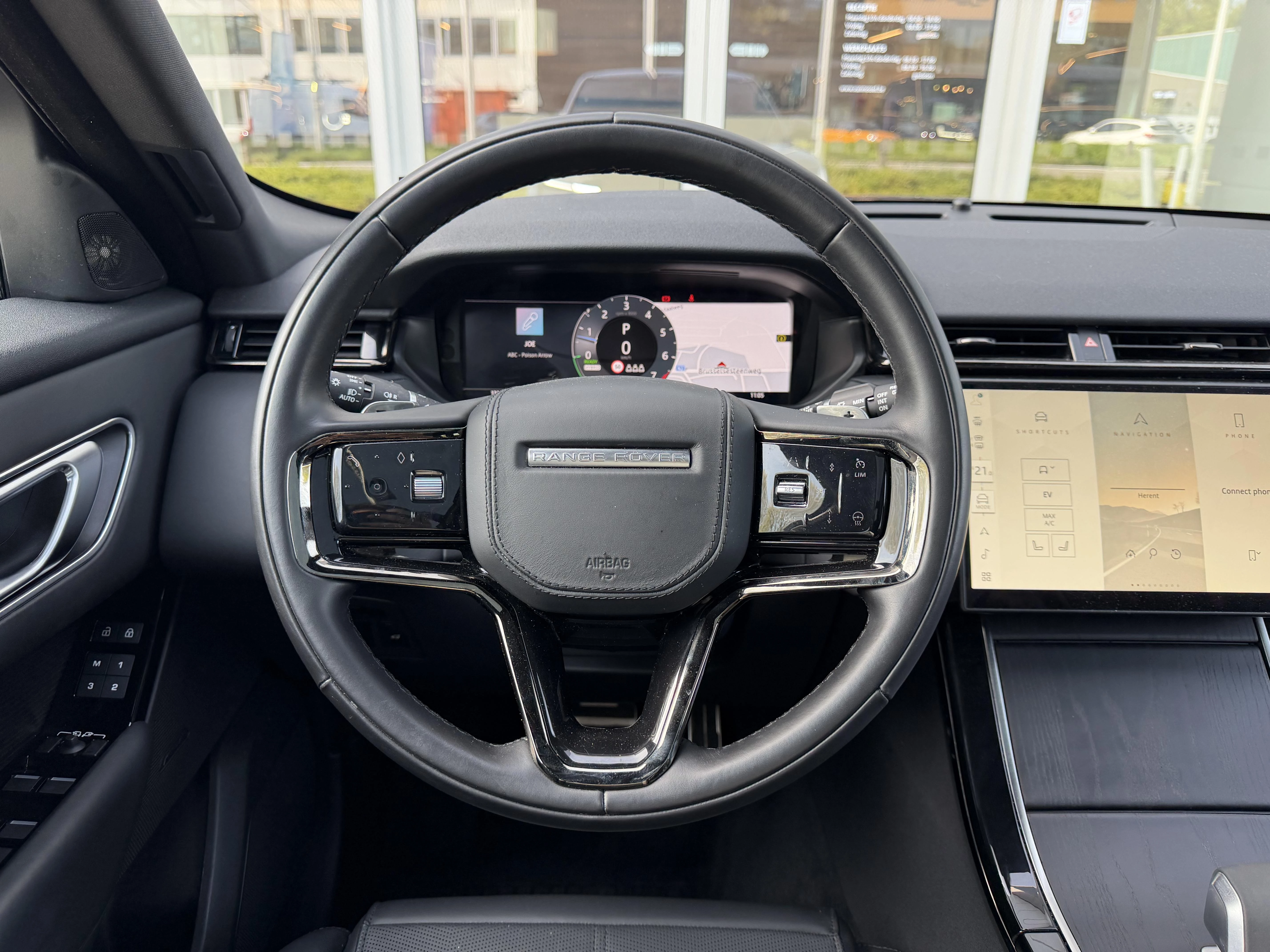 Land Rover-Range Rover Velar-image-16