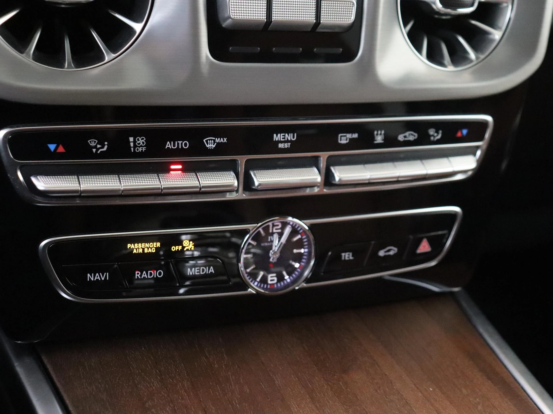 Mercedes-Benz-G-Klasse-image-29
