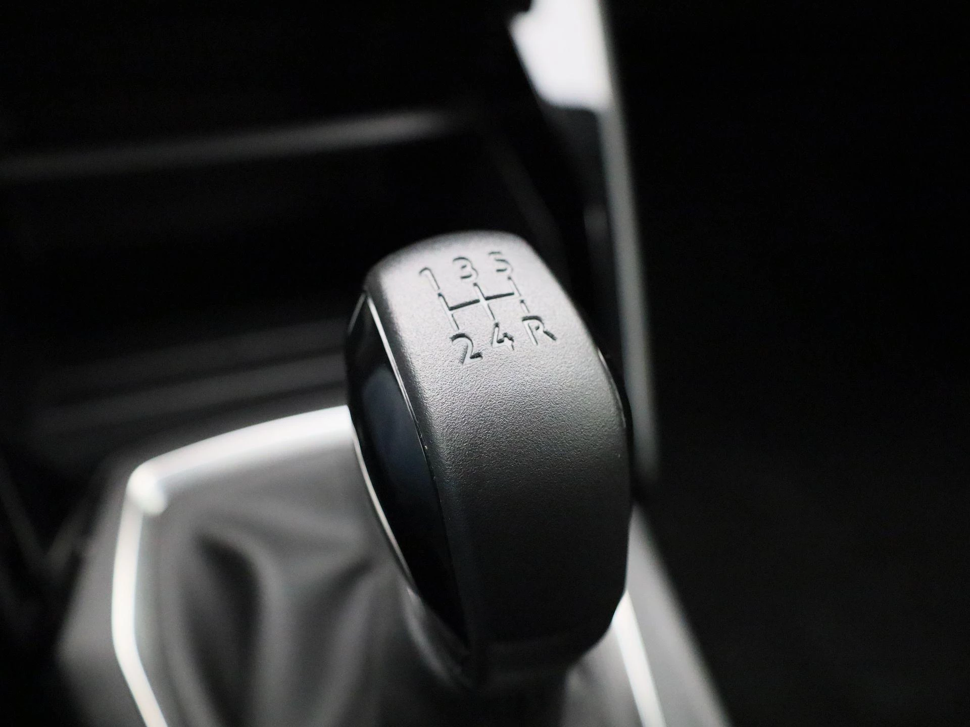 Peugeot-208-image-20