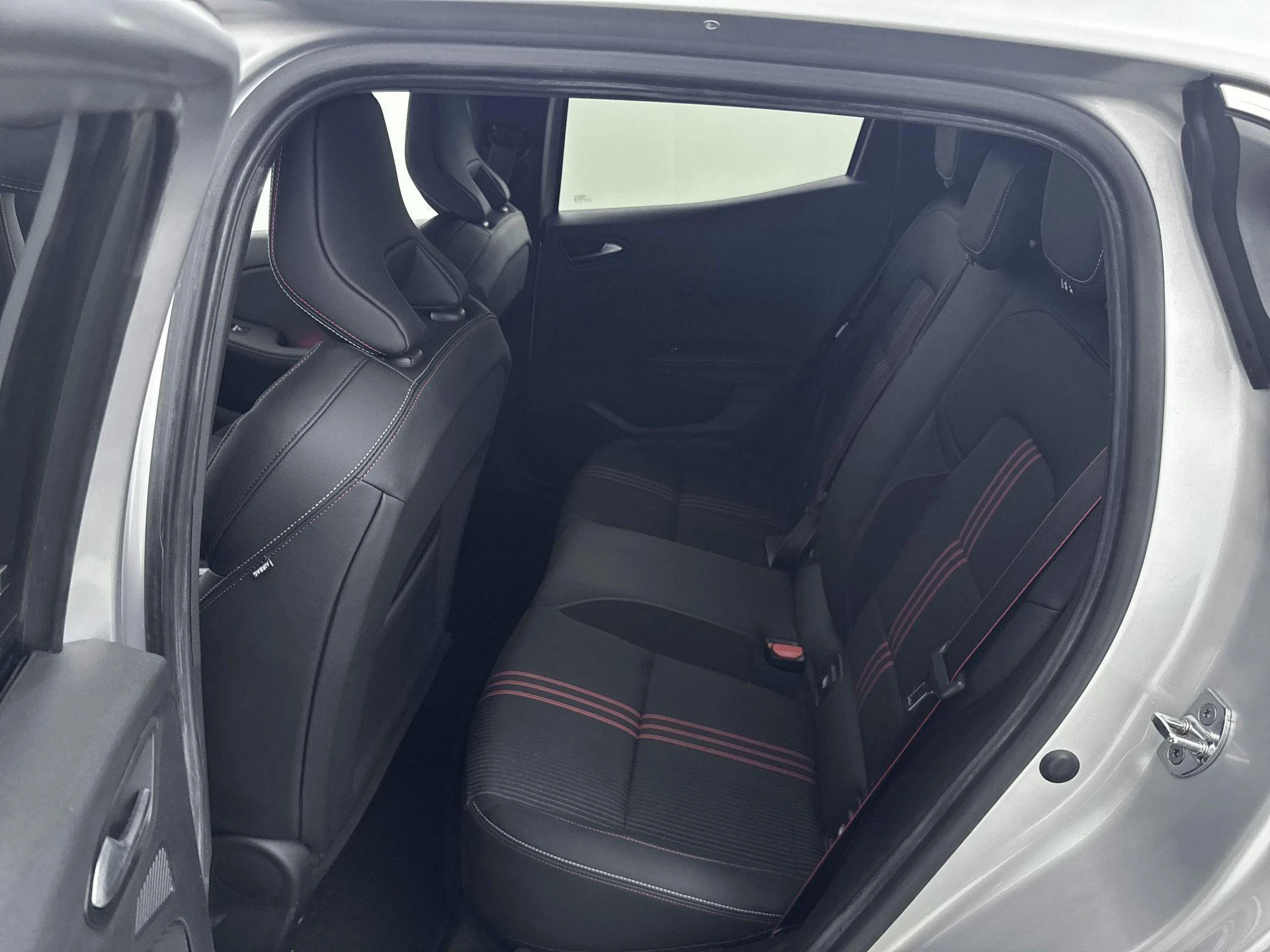 Renault-Clio-image-25