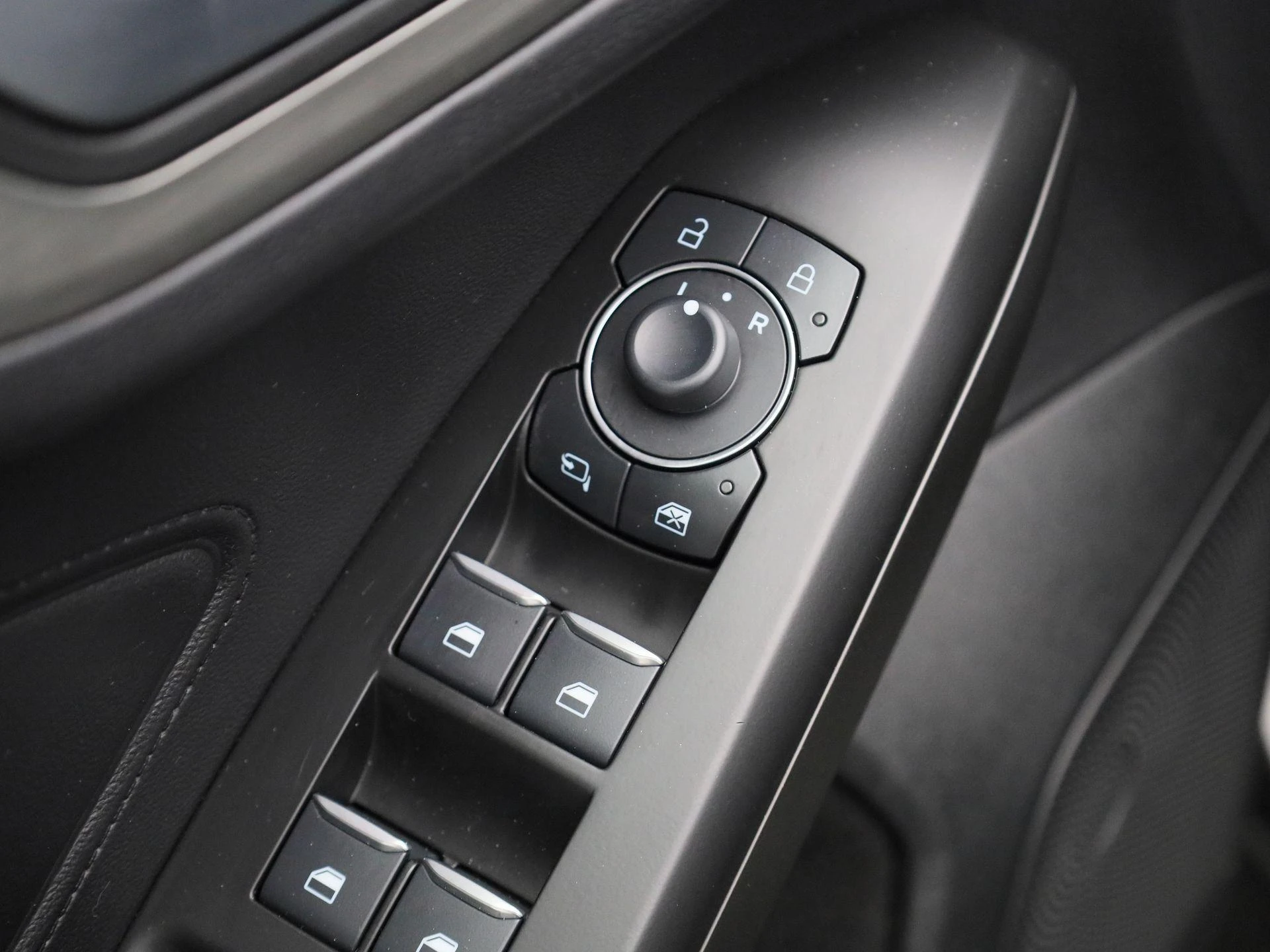 Ford Focus 1.0 EcoBoost Hybrid Titanium