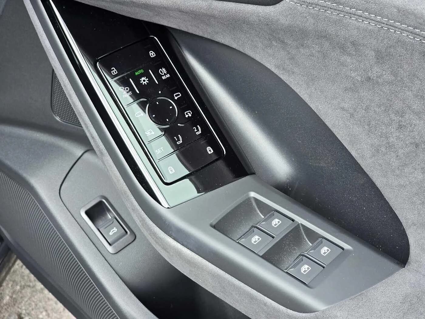 Audi-Q6 e-tron-image-45