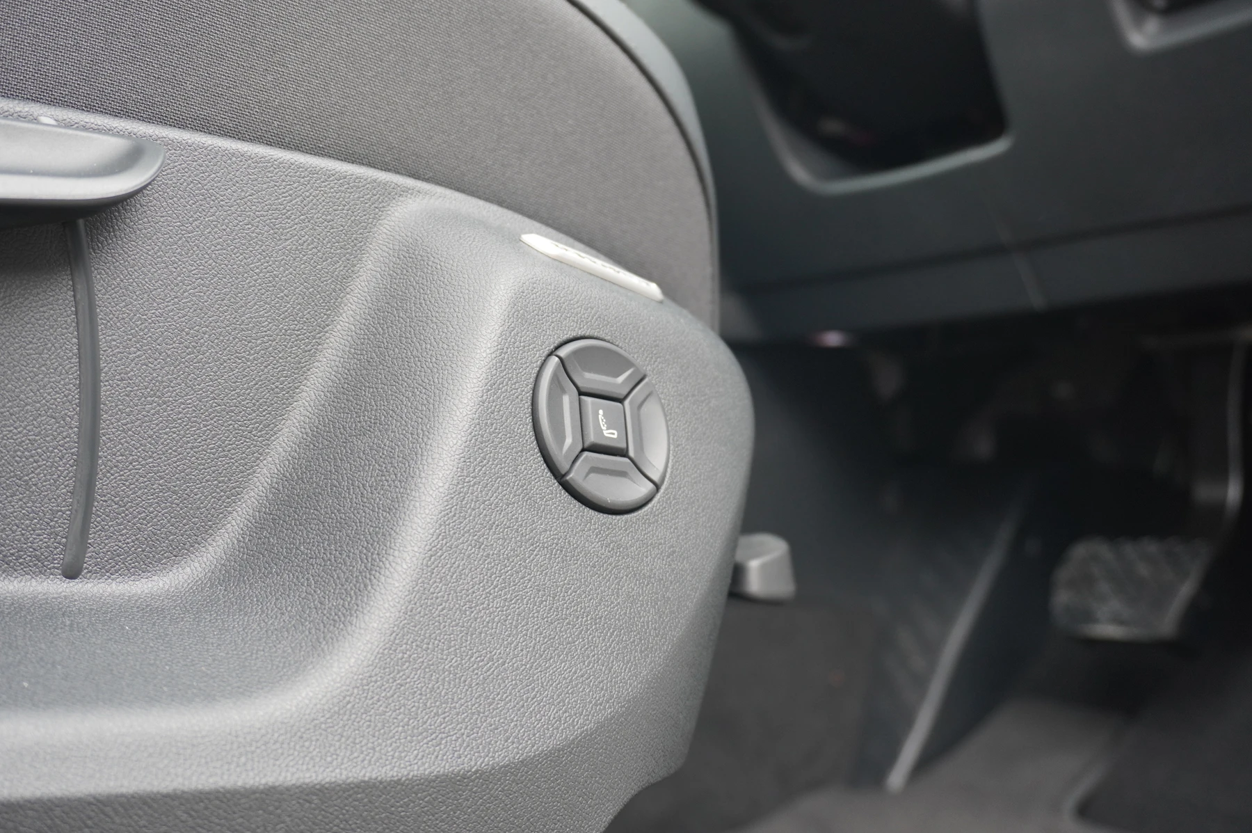 Volkswagen-Tiguan-image-9