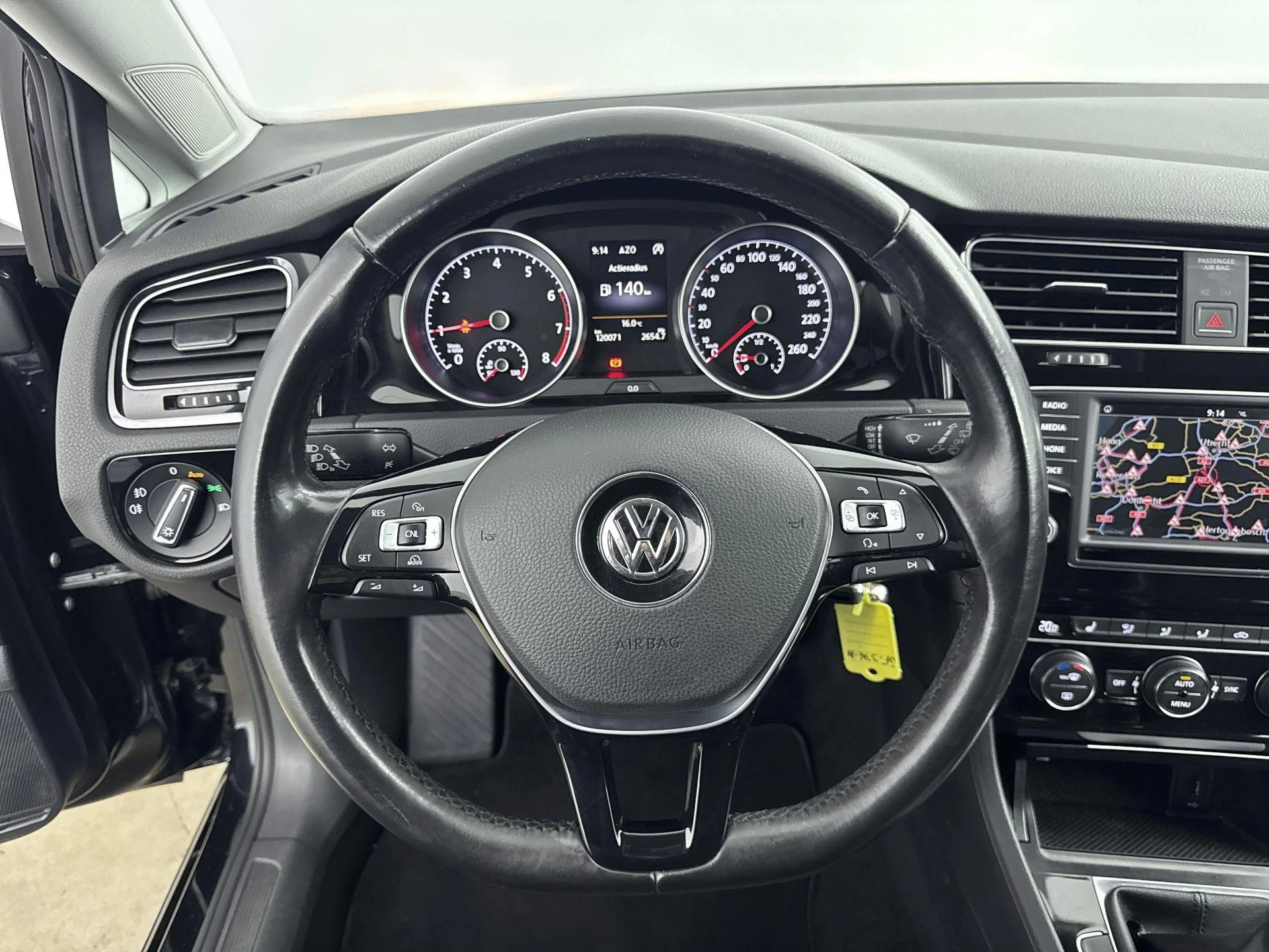 Volkswagen-Golf-image-20