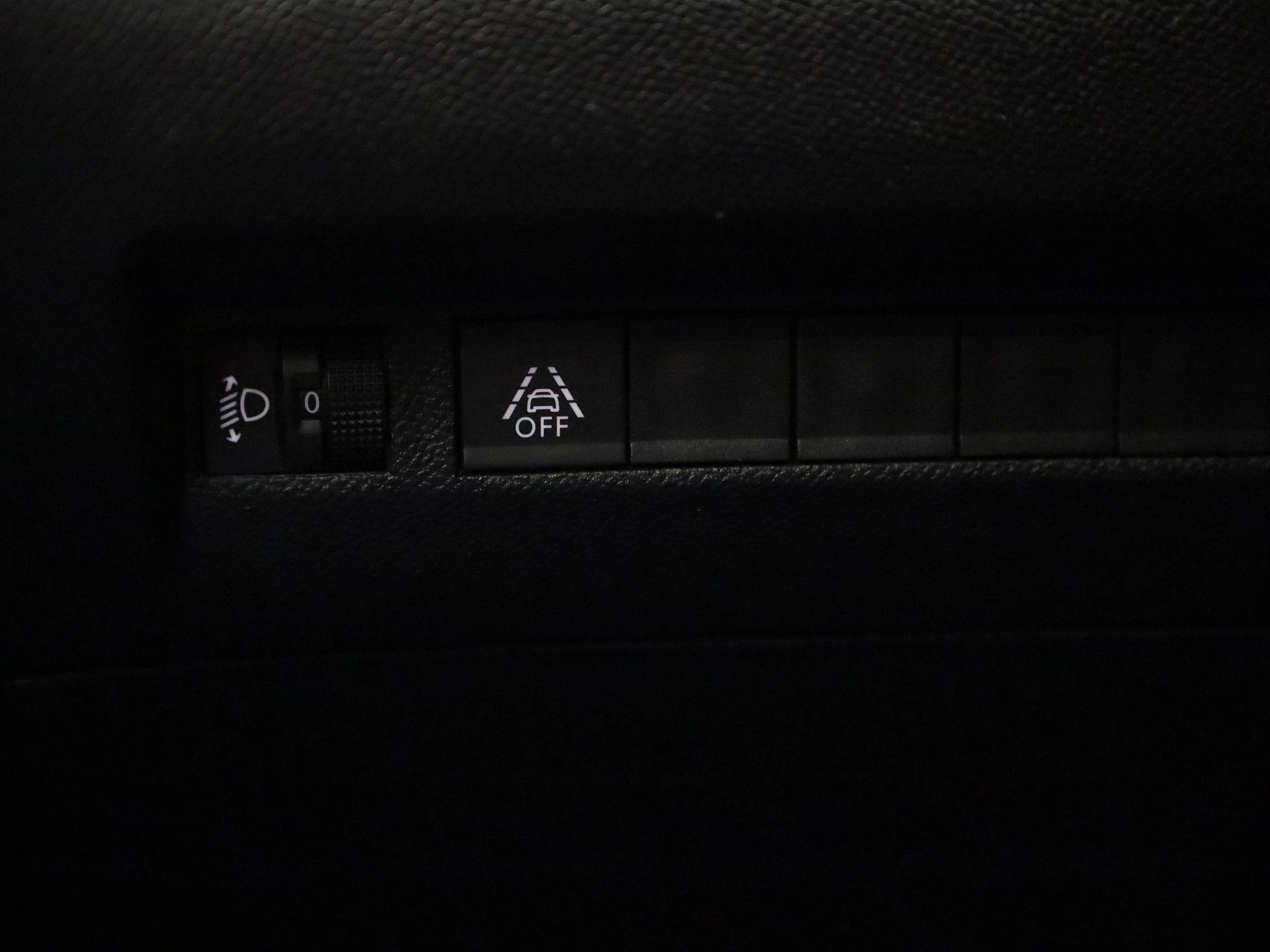 Peugeot e-2008 EV Active 50 kWh