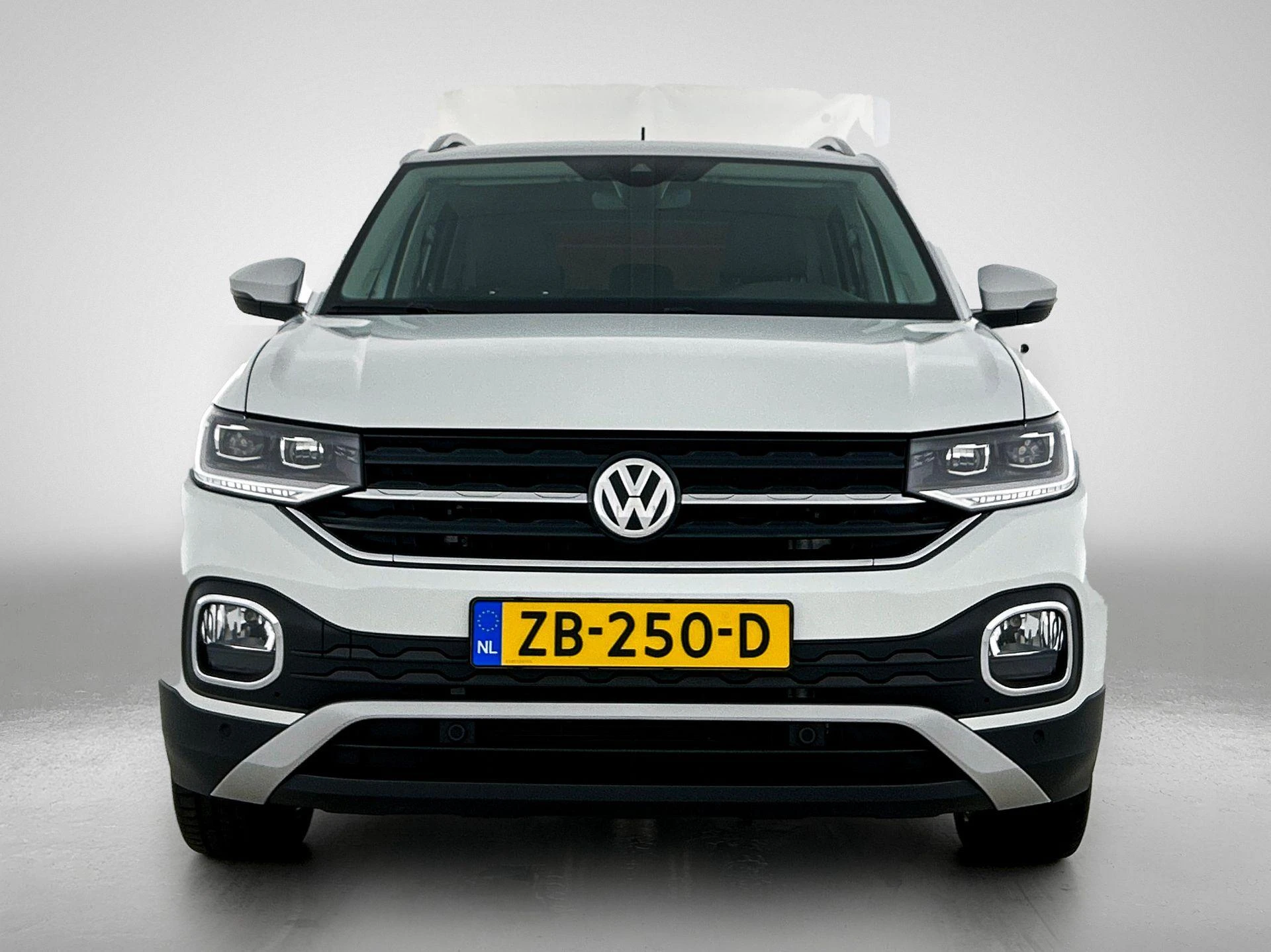 Volkswagen-T-Cross-image-4