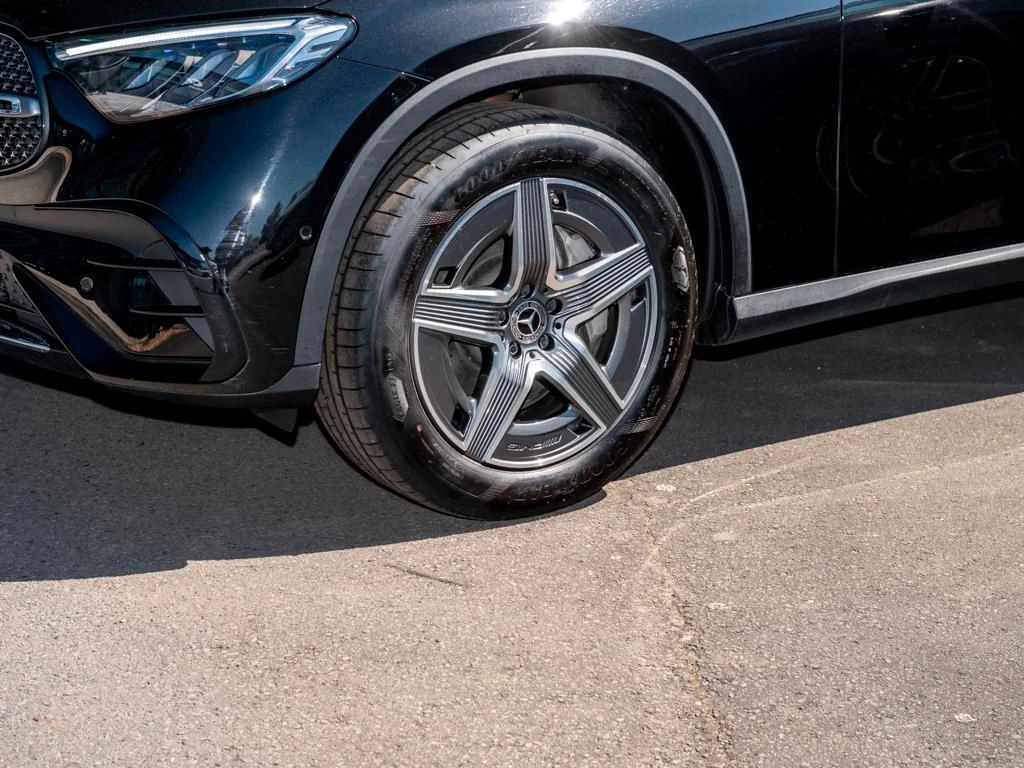 Mercedes-Benz-GLC 300 d-image-6