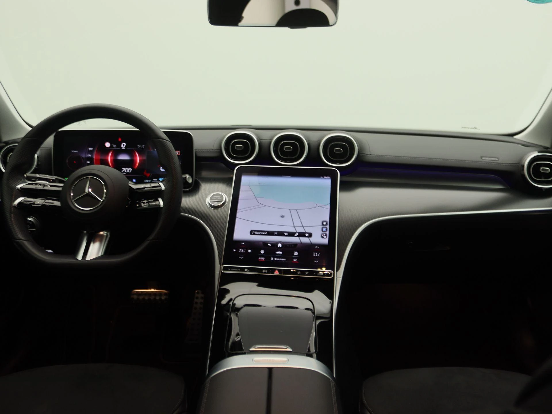 Mercedes-Benz-C-Klasse-image-6