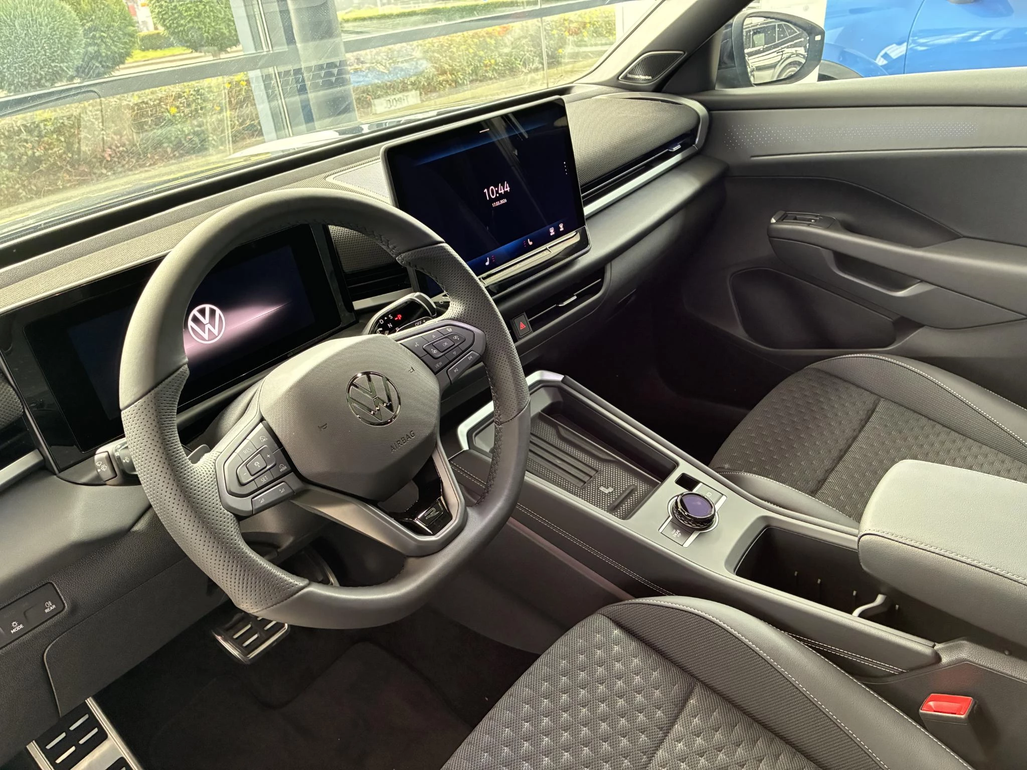 Volkswagen-T-Roc-image-8