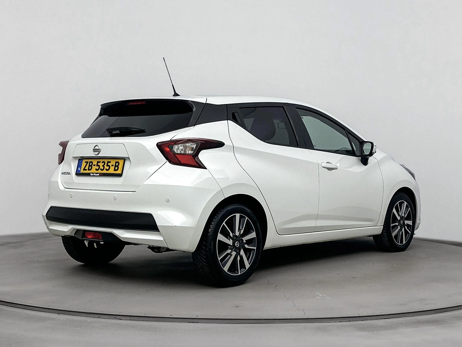 Nissan-Micra-image-6