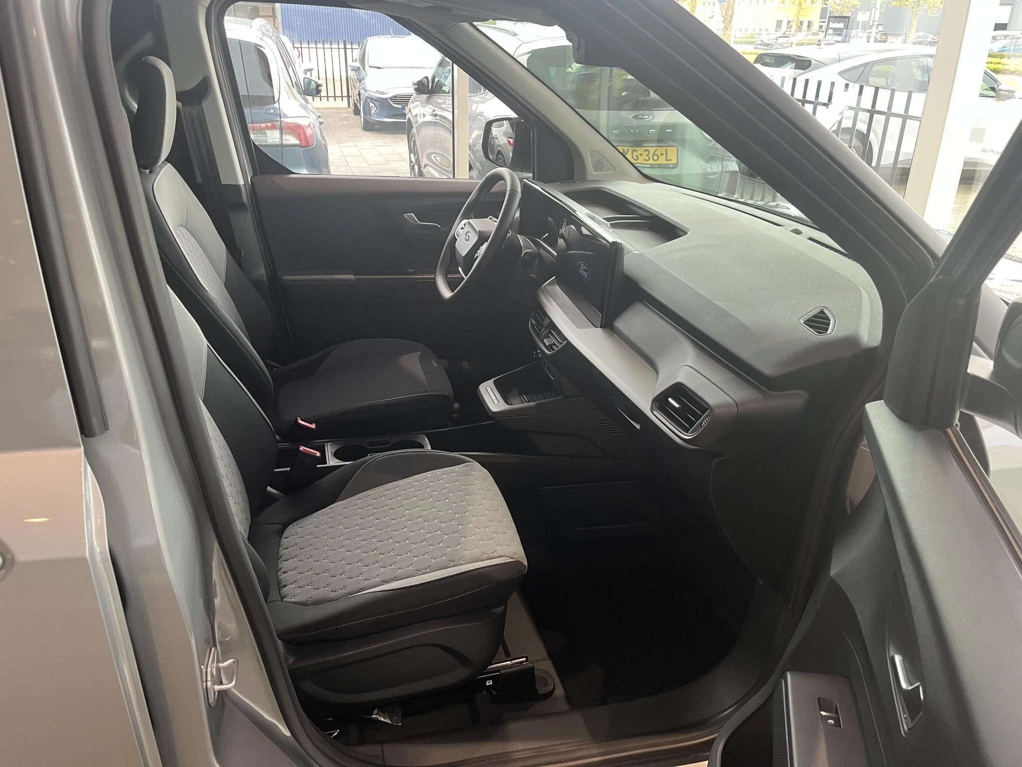 Ford-E-Transit-image-10