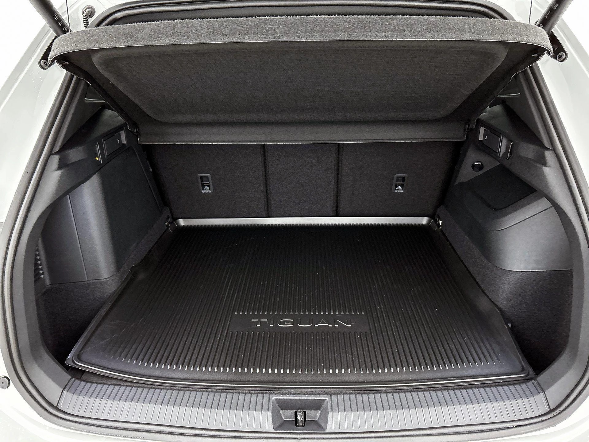 Volkswagen-Tiguan-image-14