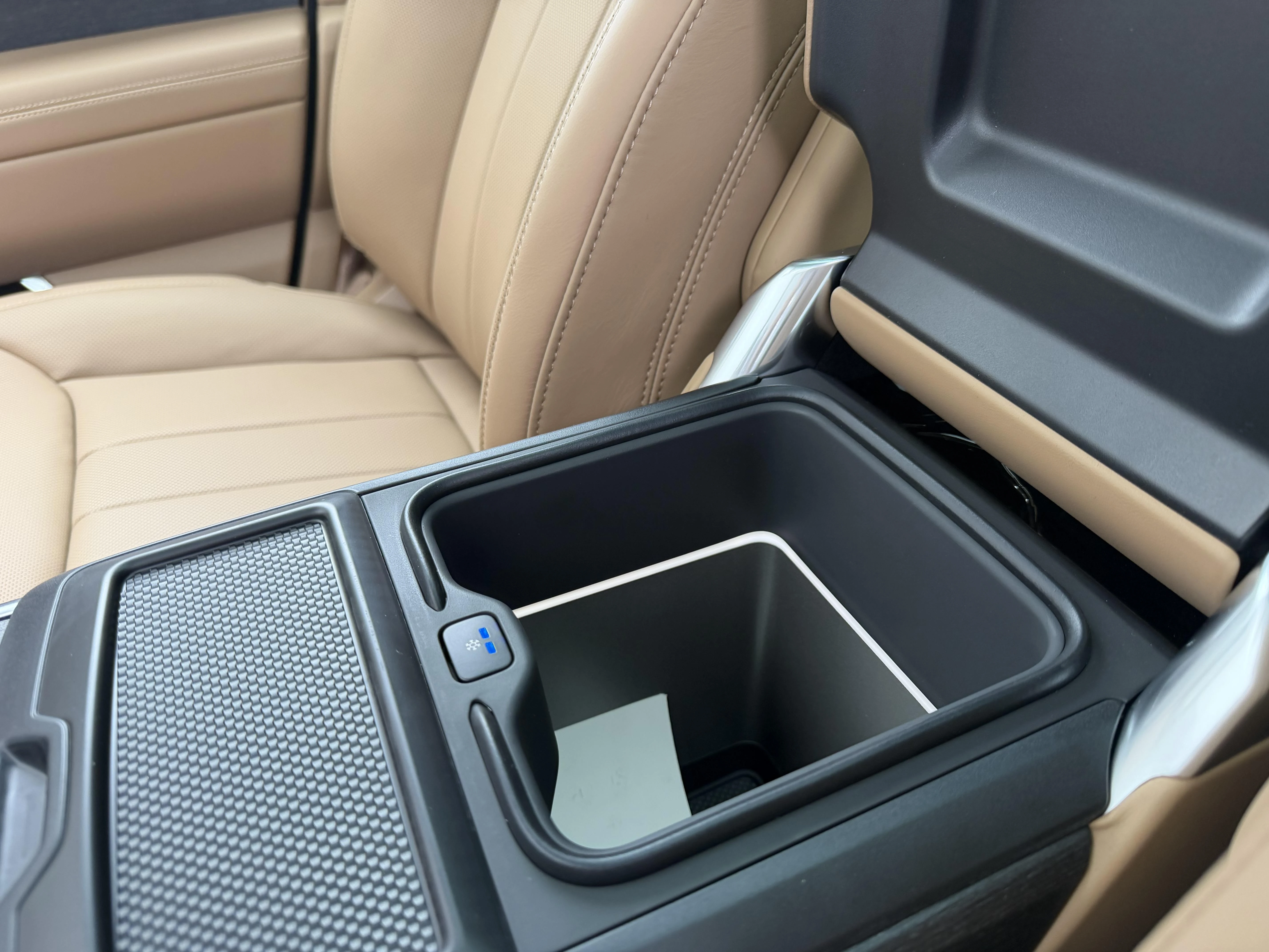 Land Rover-Range Rover-image-37