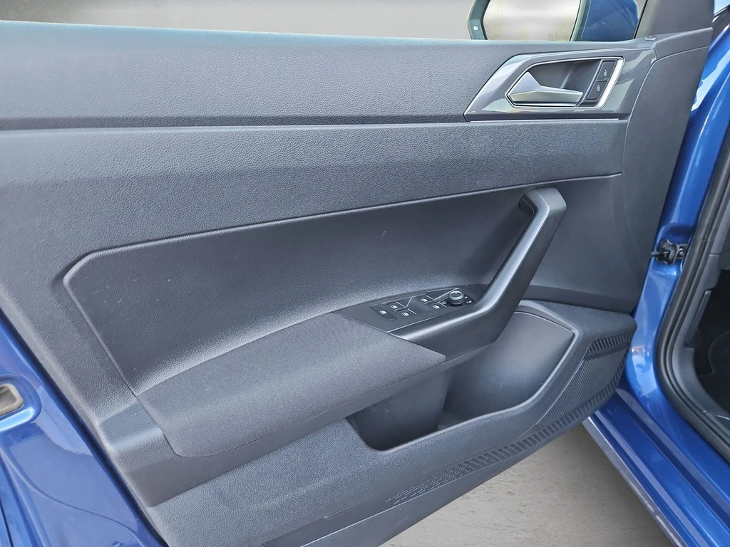 Volkswagen-Polo-image-5