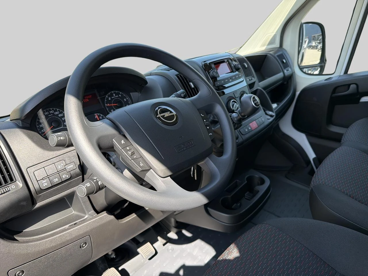 Opel Movano 3500 2.2 L Turbo D 103kW L2 Light
