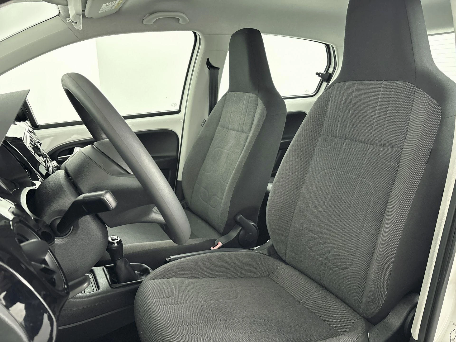 Volkswagen-up!-image-17