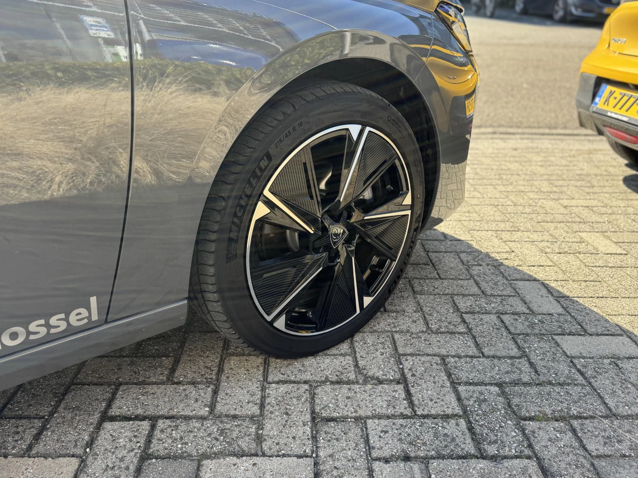 Peugeot-e-308-image-13