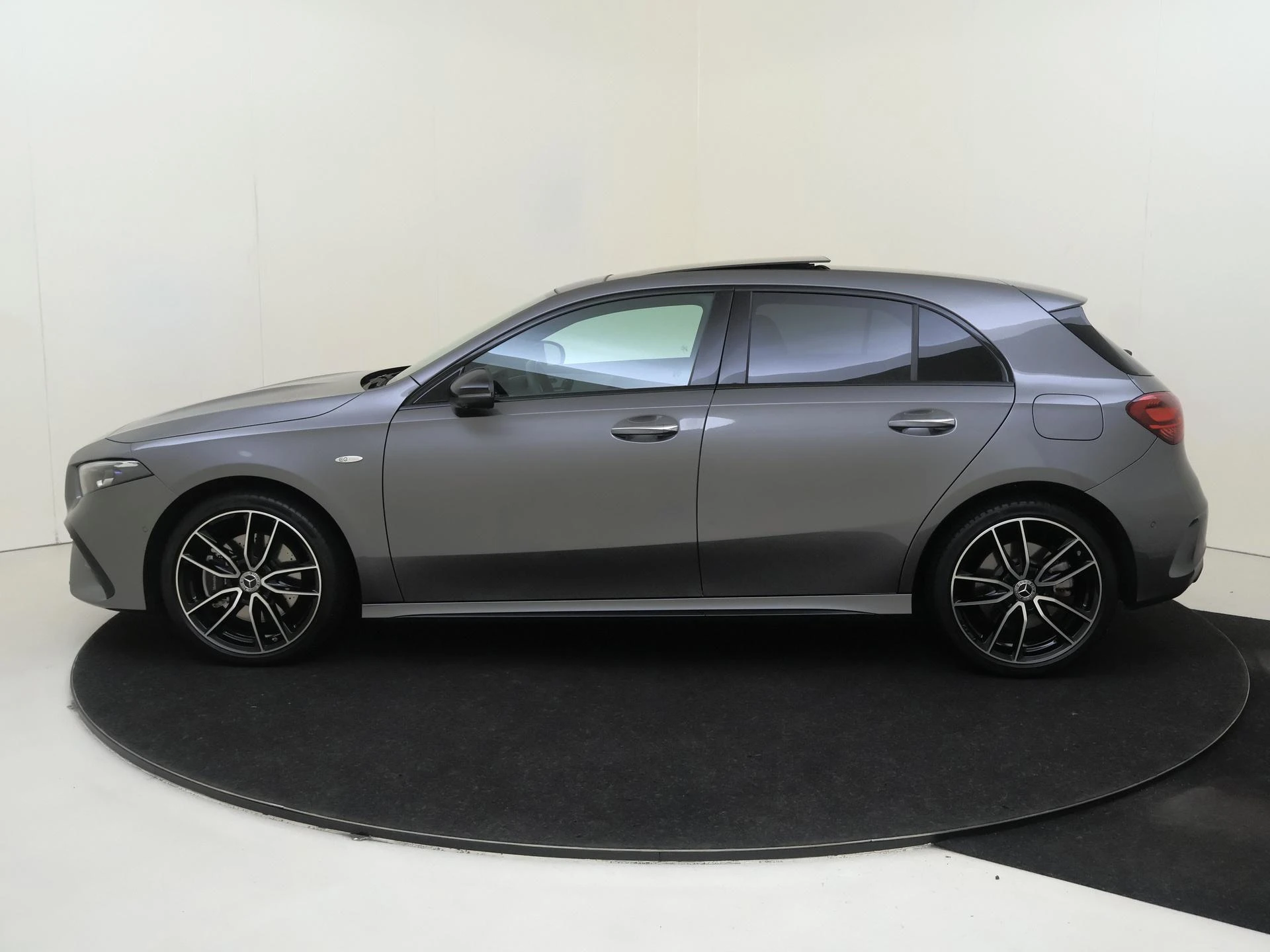Mercedes-Benz-A-Klasse-image-7