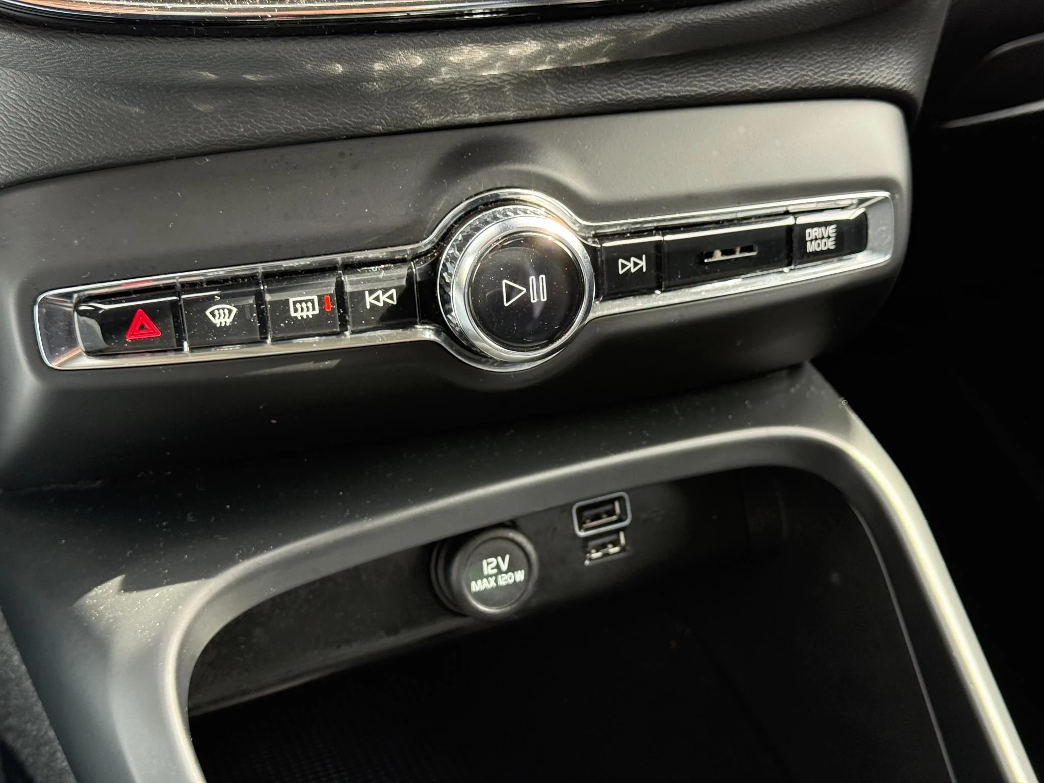 Volvo-XC40-image-24