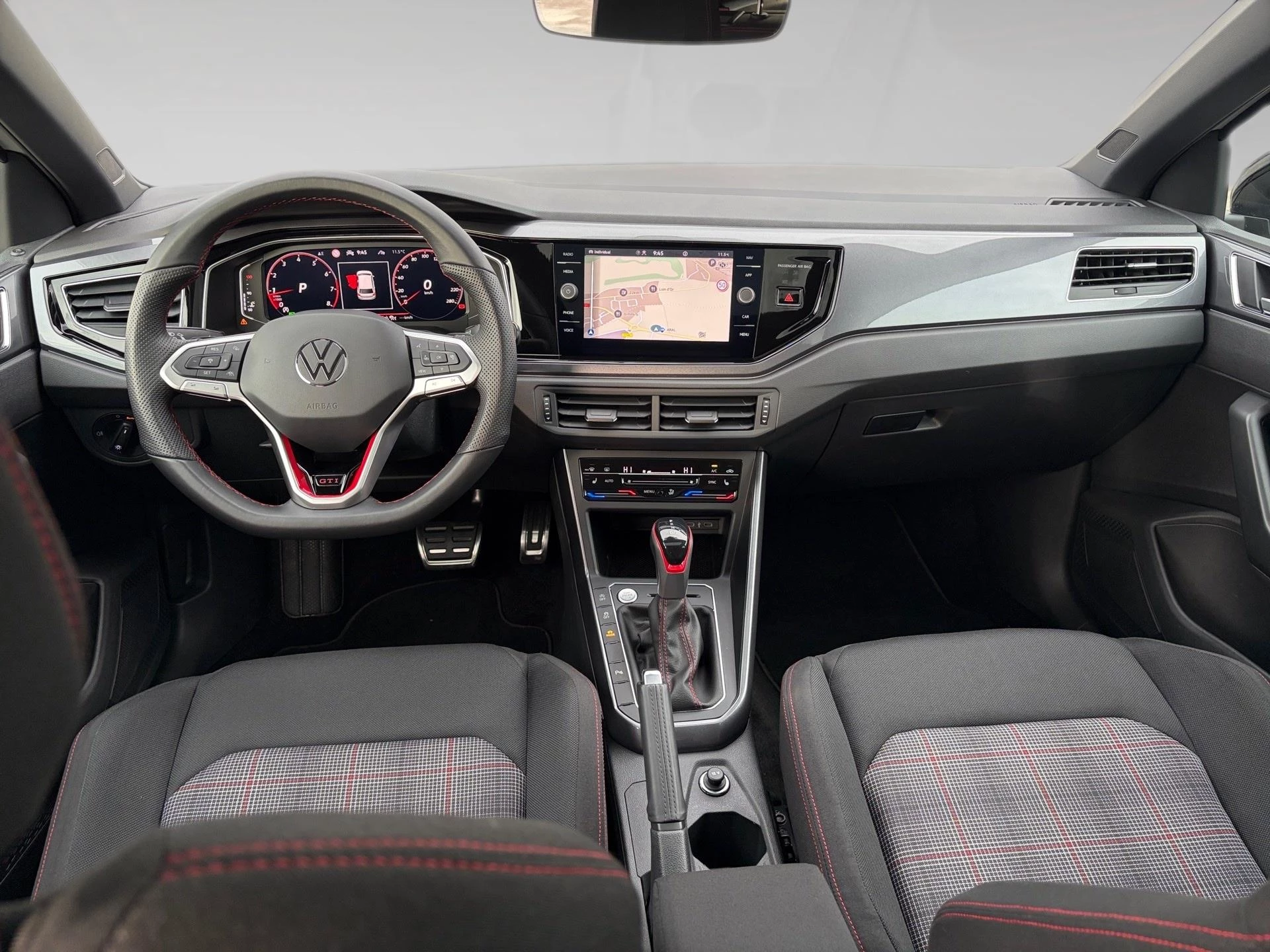 Volkswagen-Polo-image-4