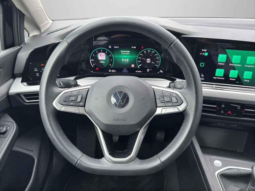 Volkswagen-Golf-image-9
