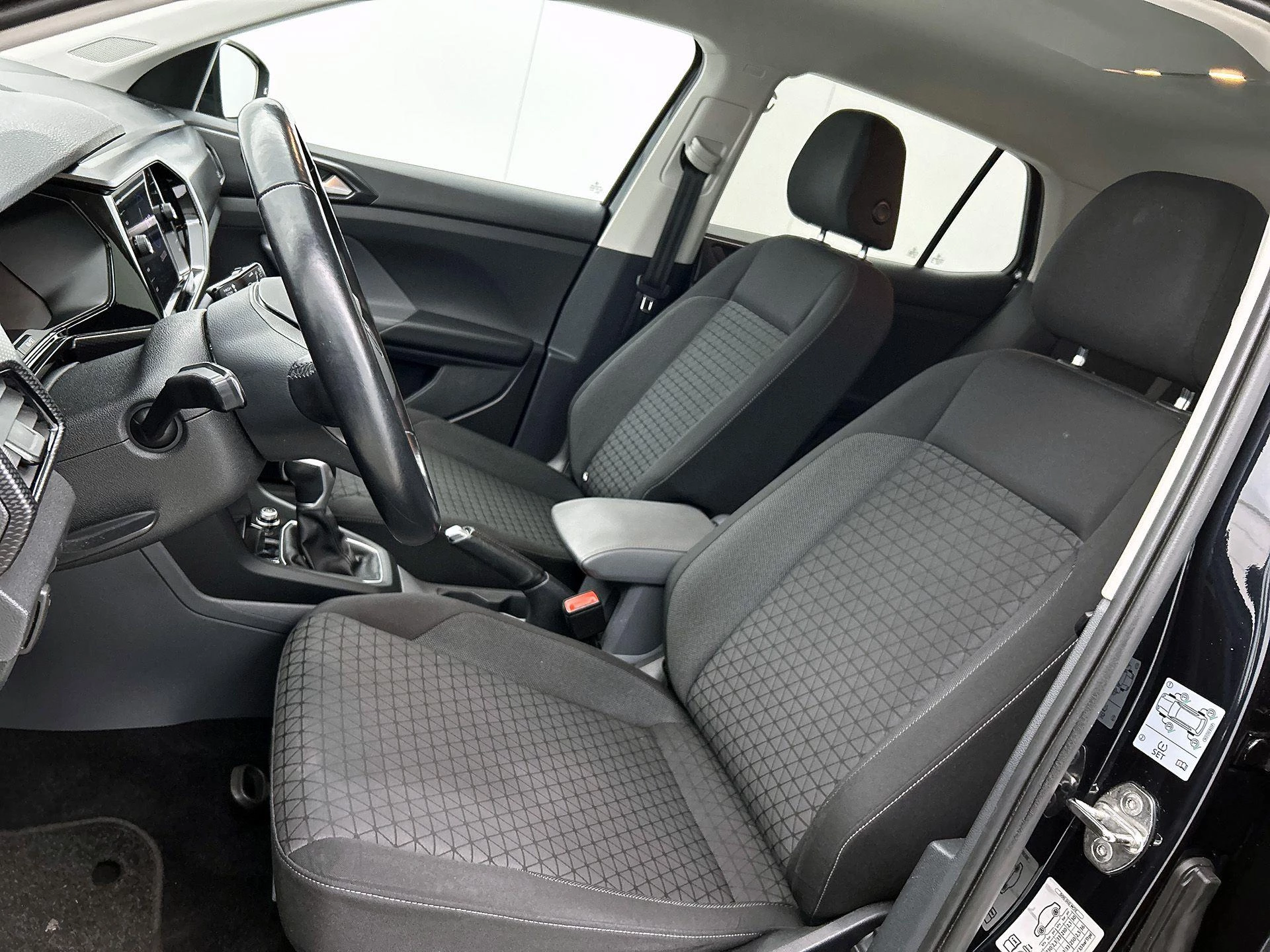 Volkswagen-T-Cross-image-43