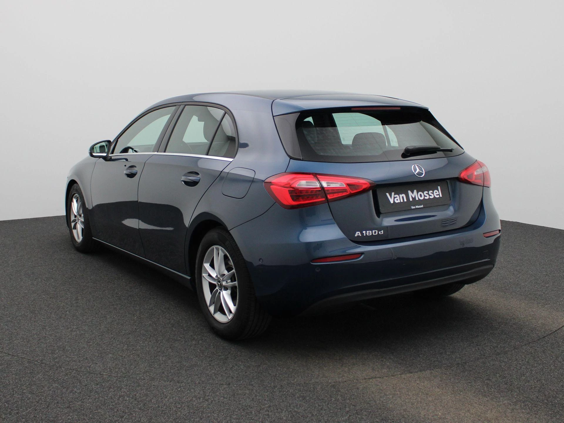 Mercedes-Benz A-Klasse 180 d Business Solution + PARKEERSENSOREN + CAMERA +