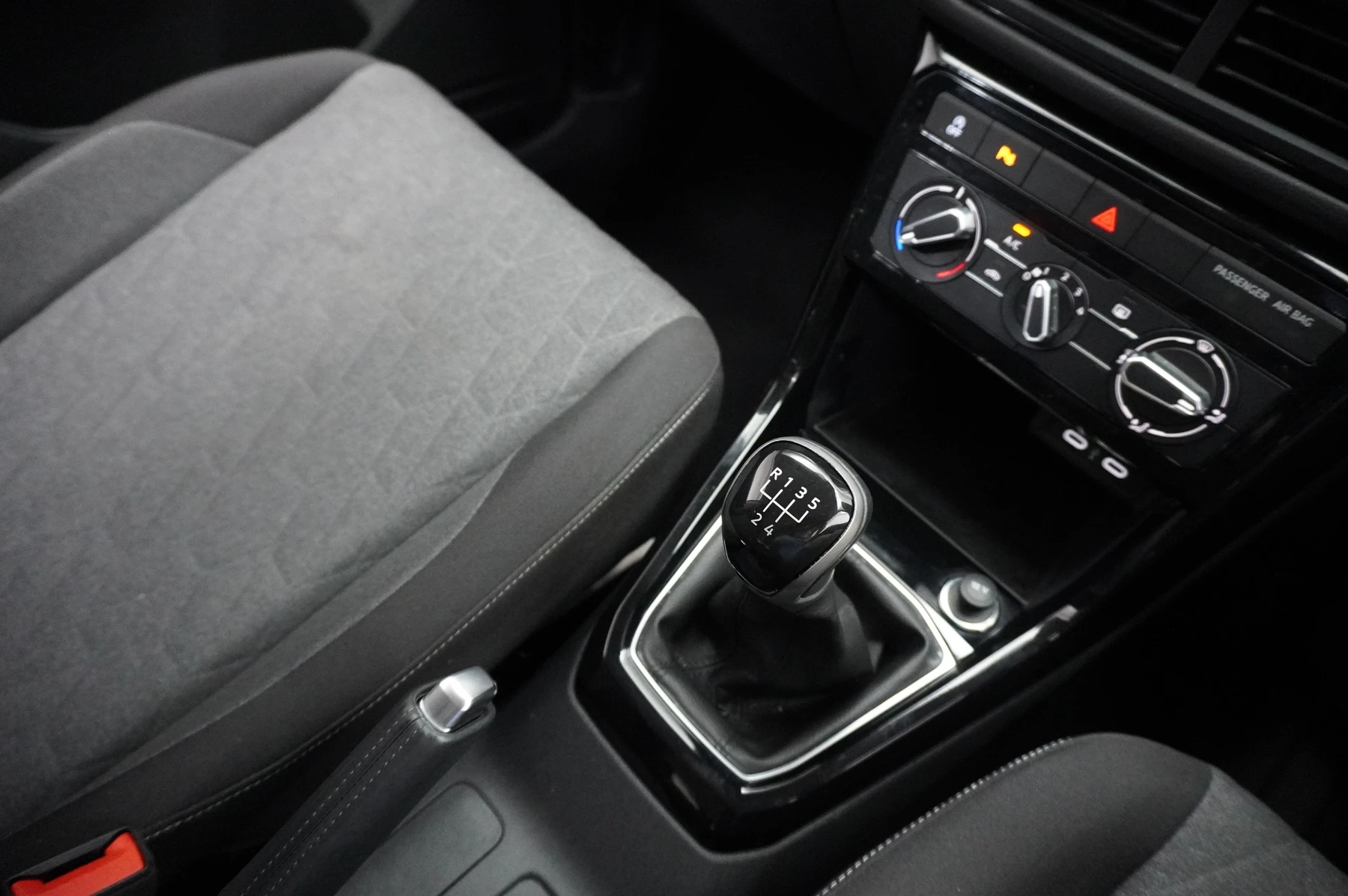 Volkswagen-T-Cross-image-31