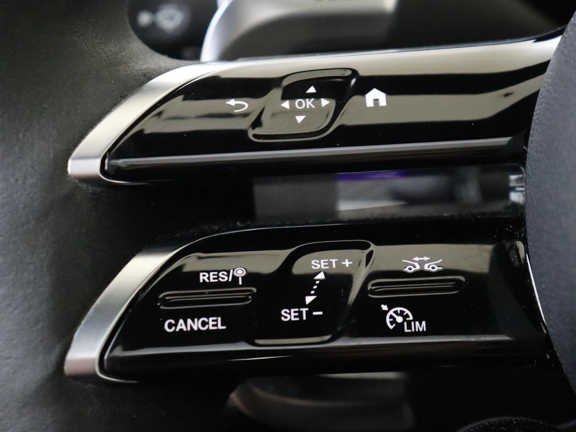 Mercedes-Benz-E-Klasse-image-19