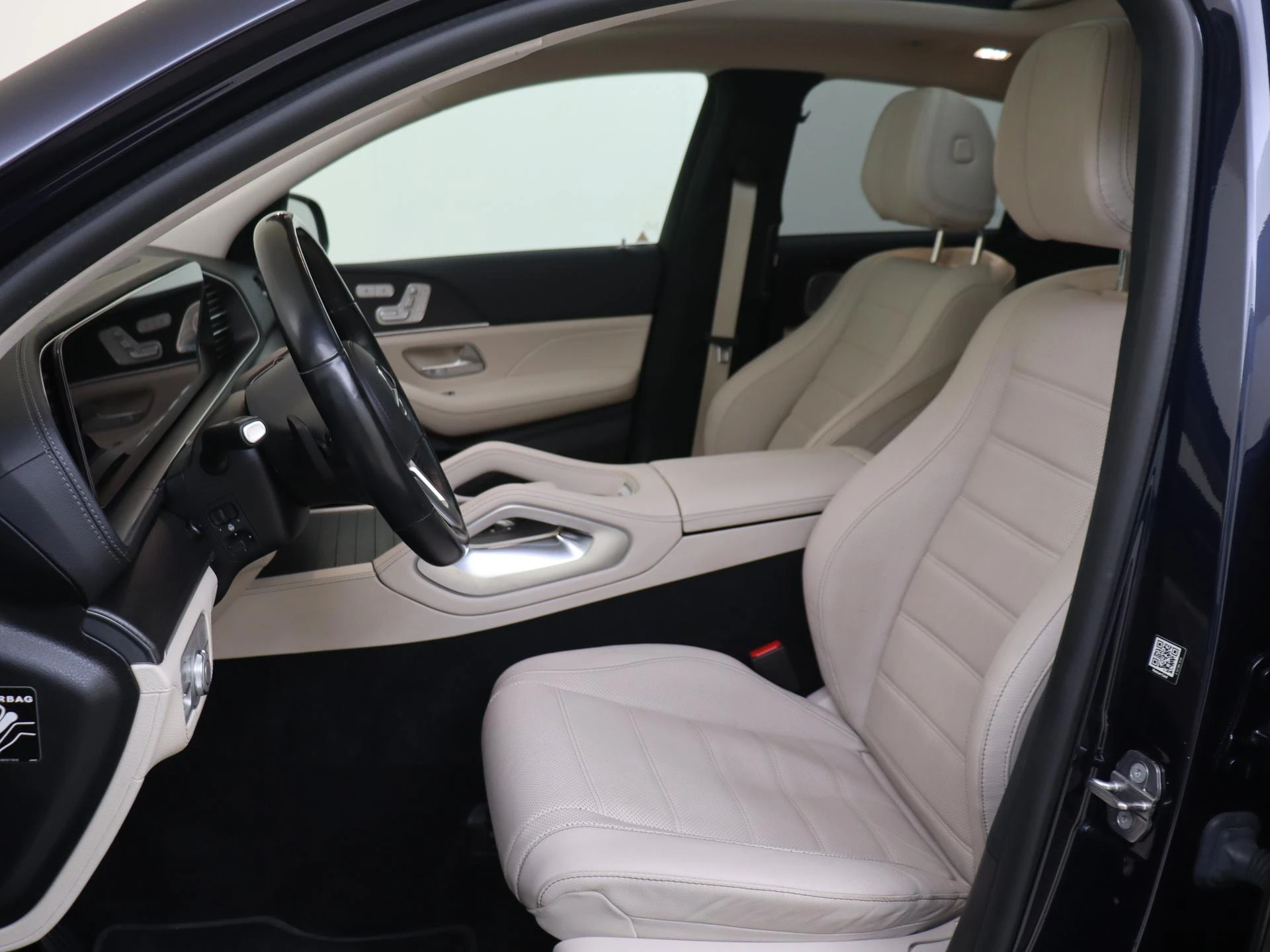 Mercedes-Benz-GLE-image-14