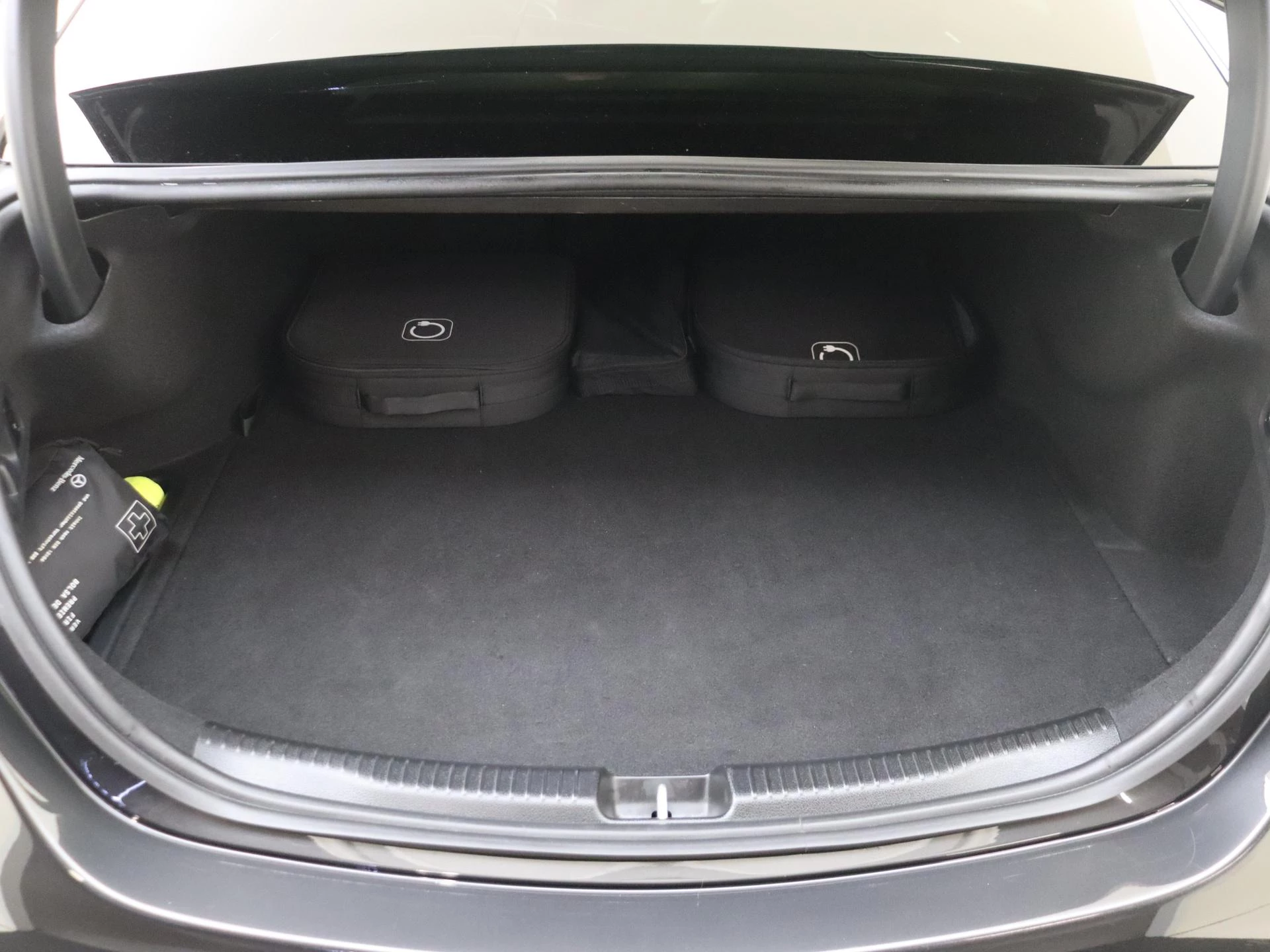 Mercedes-Benz-C-Klasse-image-34