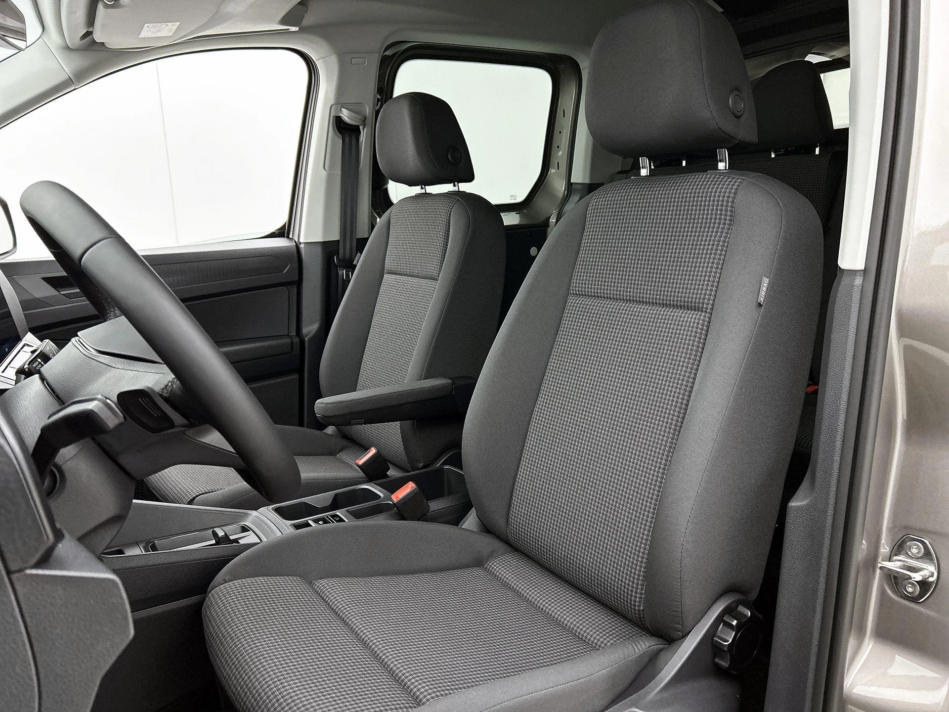 Volkswagen-Caddy-image-34
