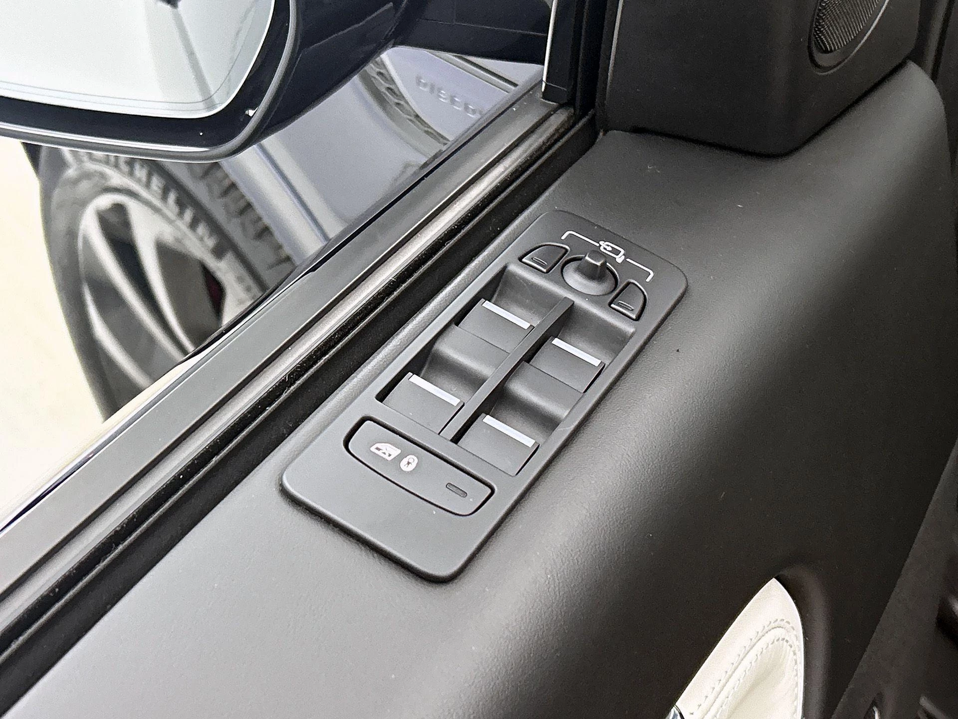 Land Rover-Discovery Sport-image-39