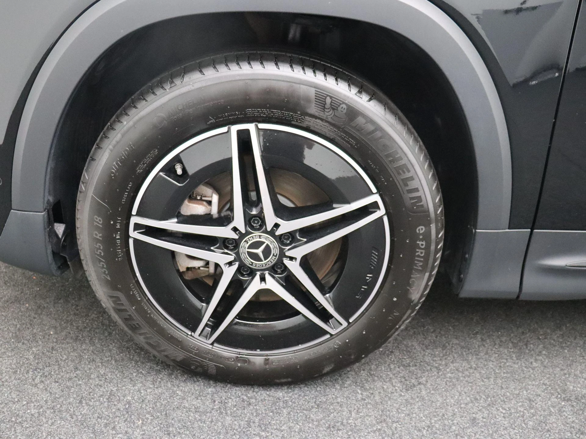 Mercedes-Benz-EQB-image-6
