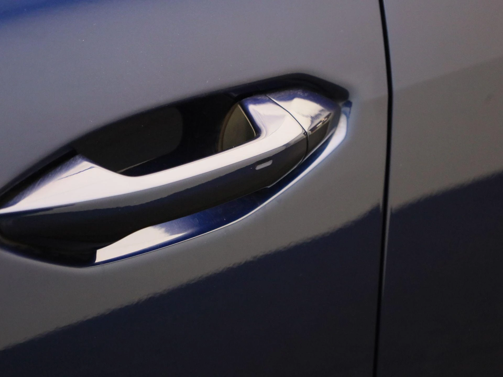 Audi-Q4 e-tron-image-16