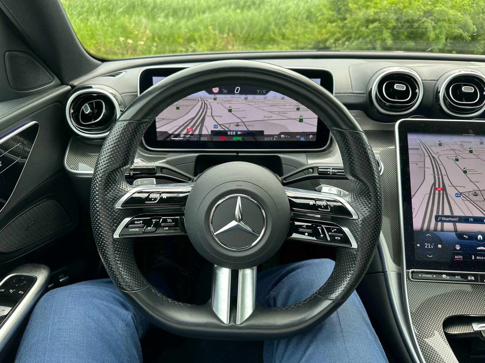 Mercedes-Benz-C-Klasse-image-11