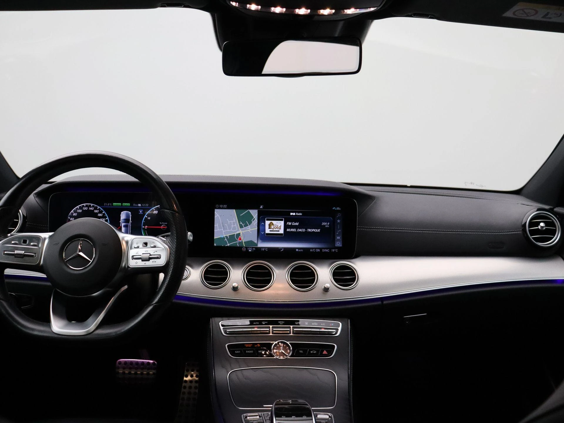 Mercedes-Benz-Classe E-image-25