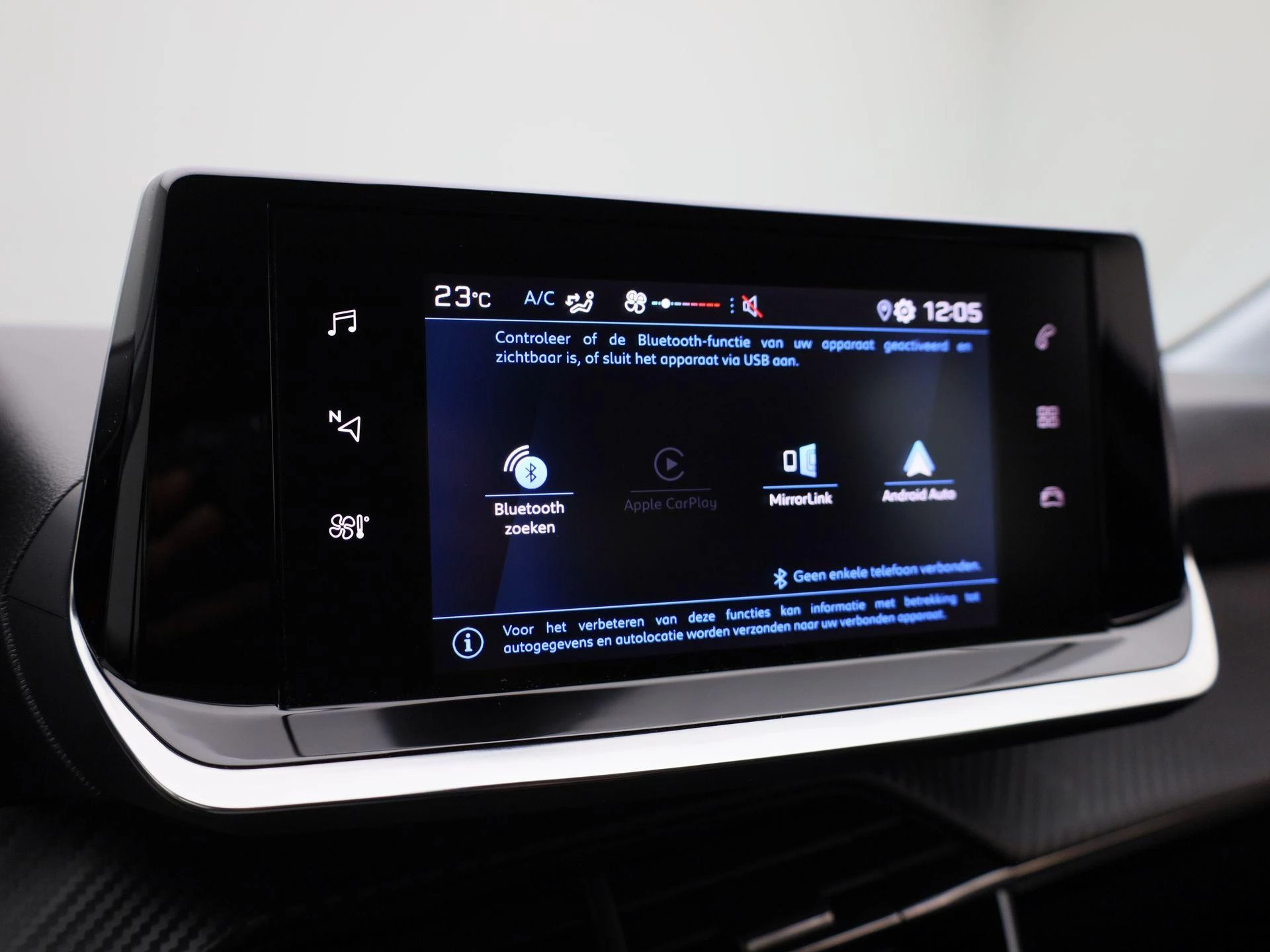 Peugeot-208-image-23