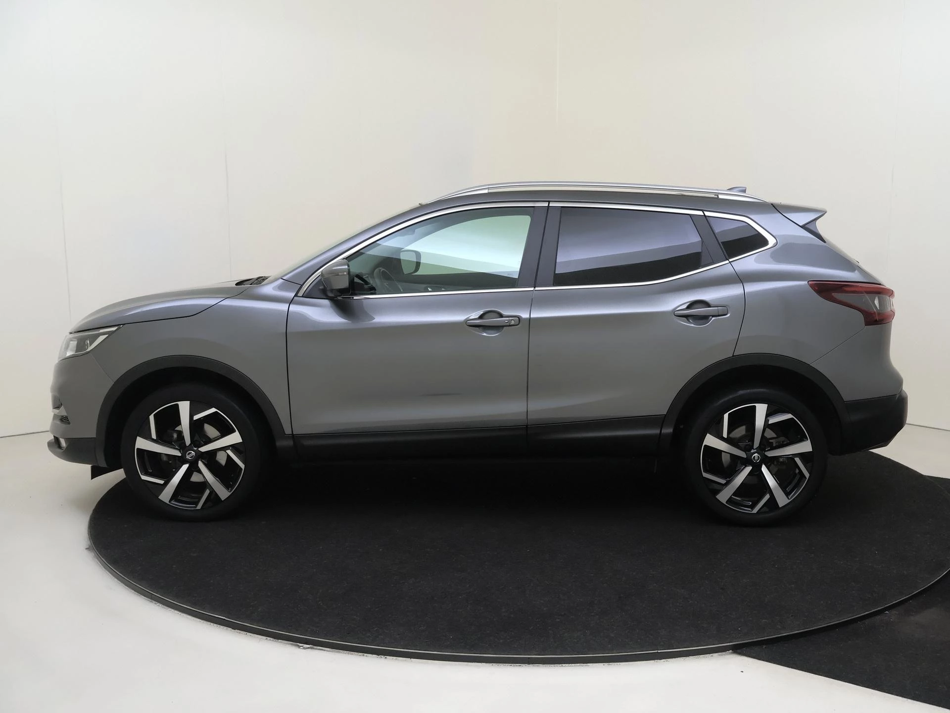 Nissan QASHQAI 1.3 DIG-T Premium Edition