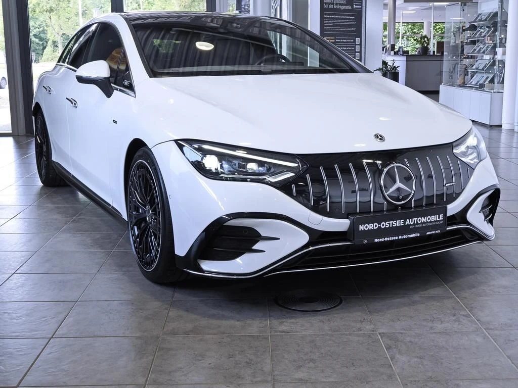 Mercedes-AMG-EQE 43 AMG-image-4