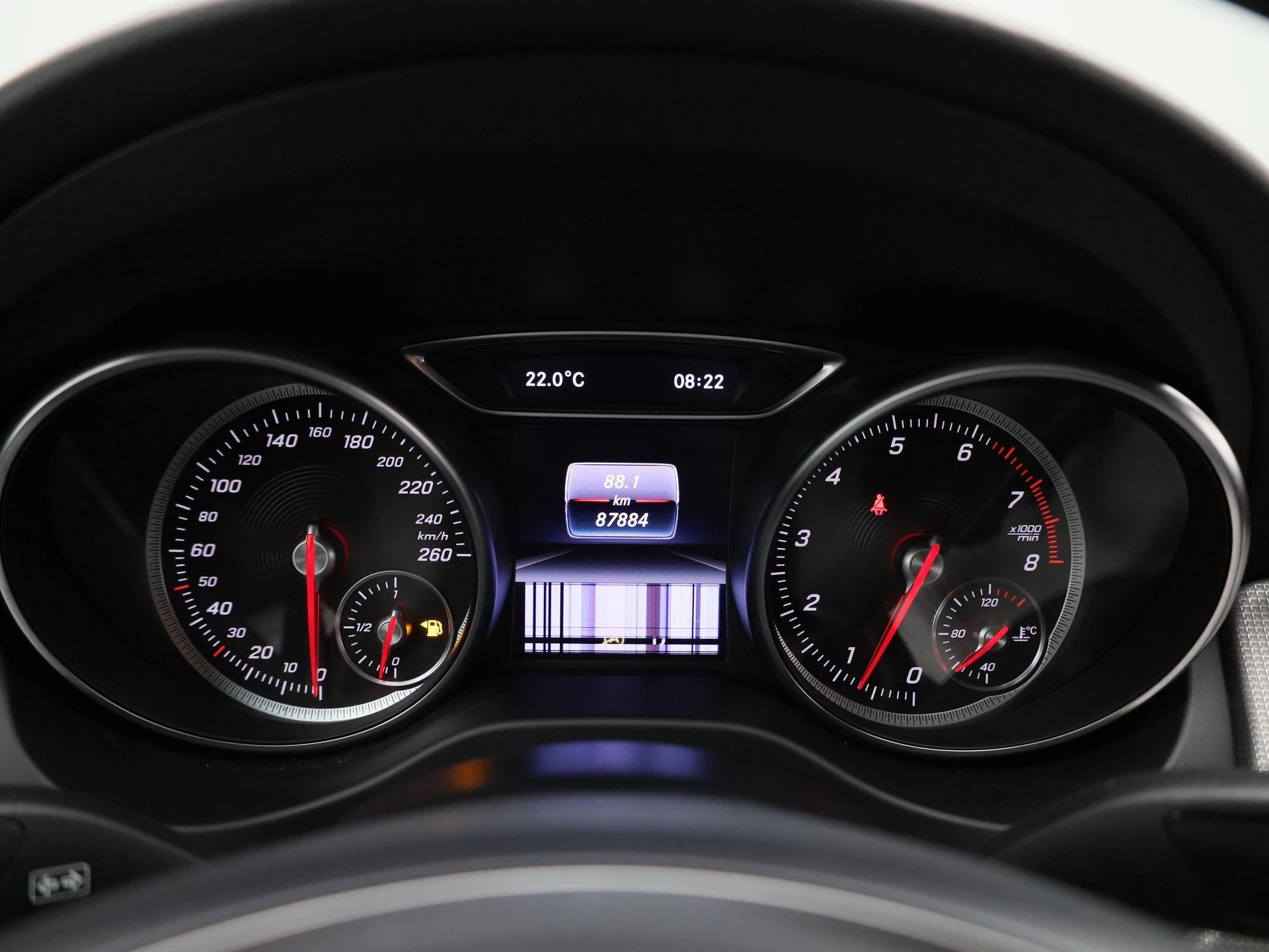 Mercedes-Benz-CLA-image-17