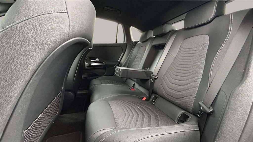 Mercedes-Benz-EQA-image-18