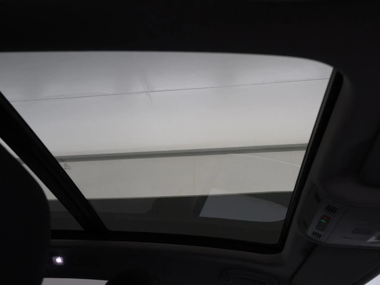 Volkswagen-Touran-image-24