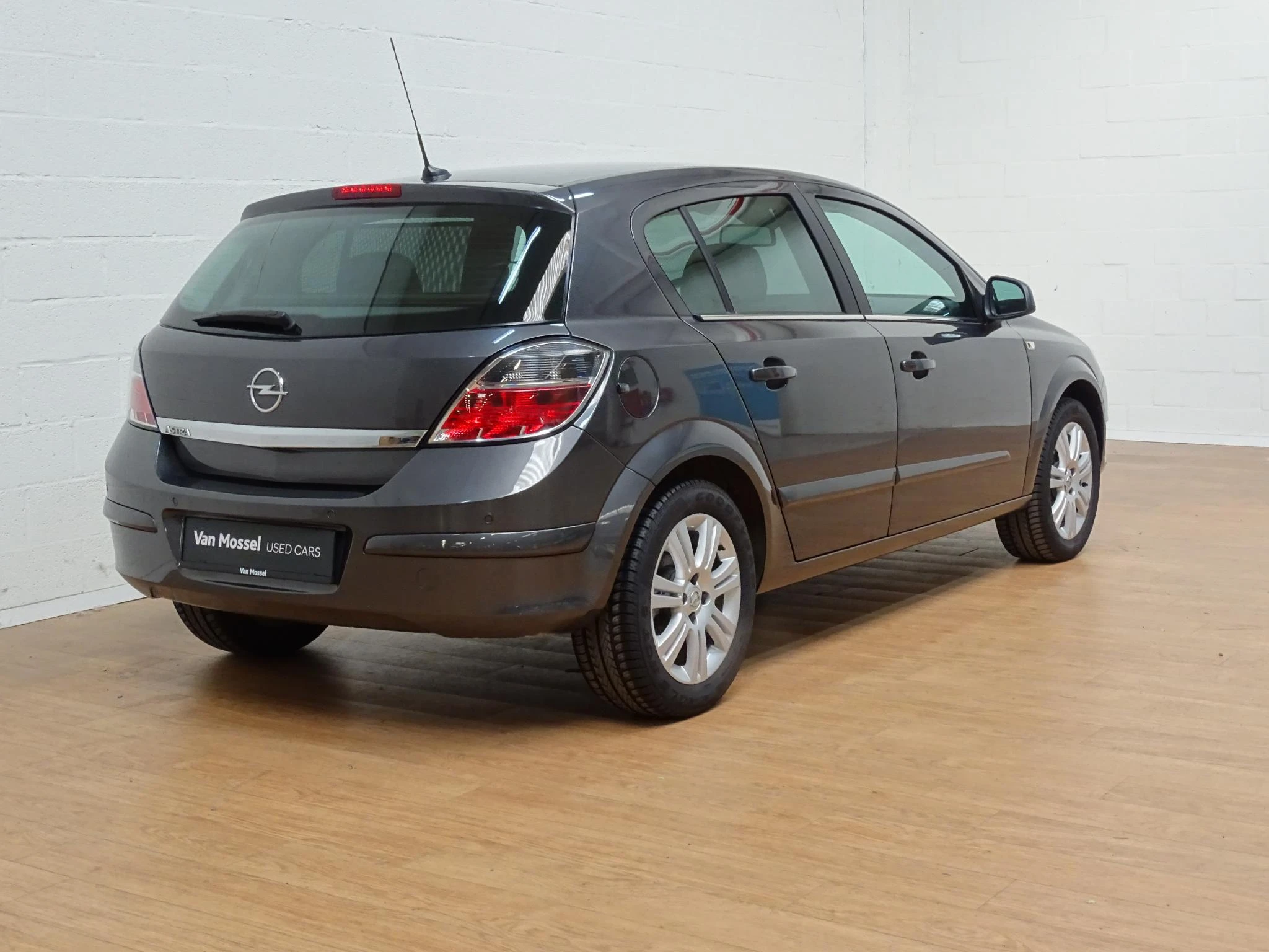Opel-Astra-image-7