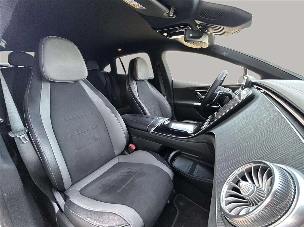 Mercedes-Benz-EQE-image-18
