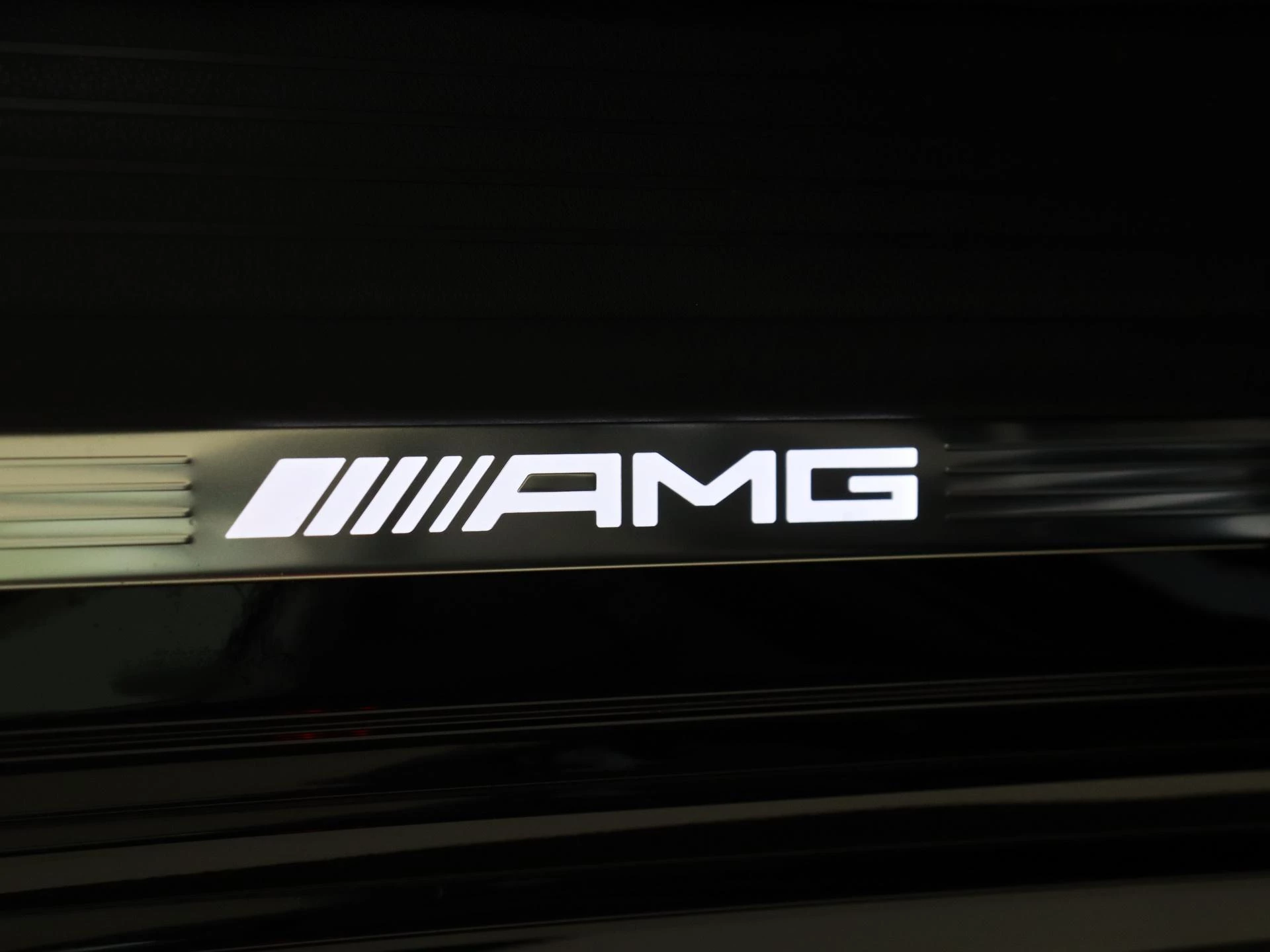 Mercedes-Benz-GLE-image-14